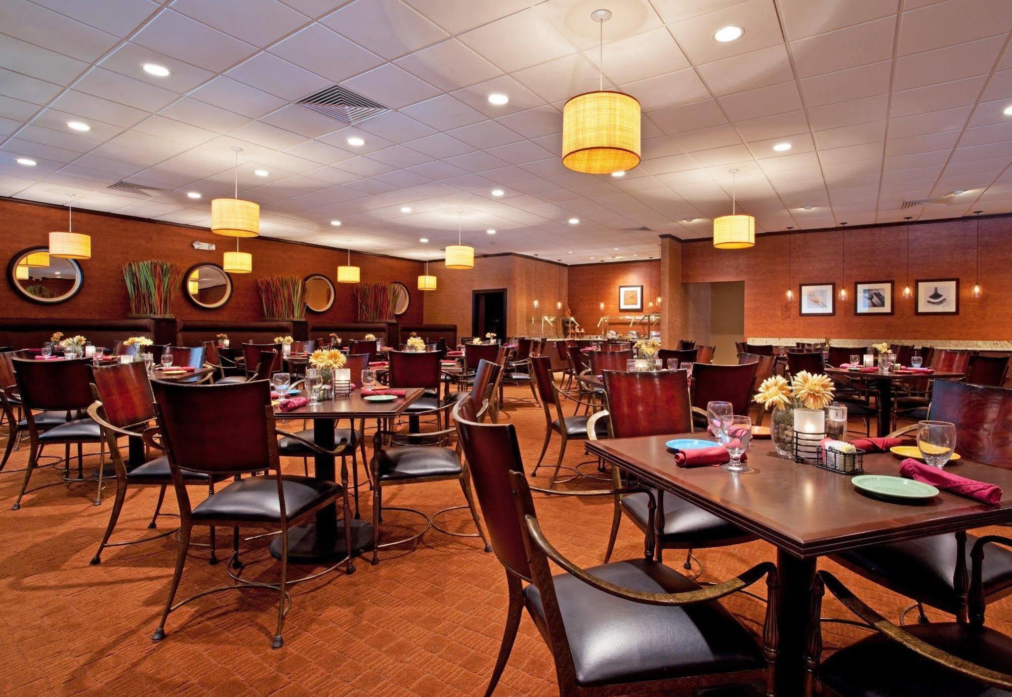 Best Western Plus Strongsville Cleveland Exteriör bild